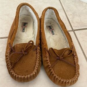 Minnetonka Tan Suede Moccasins with Soft Lining